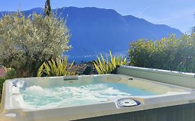 Magic Garden Como-Pool-Jacuzzi&amazing Lake view